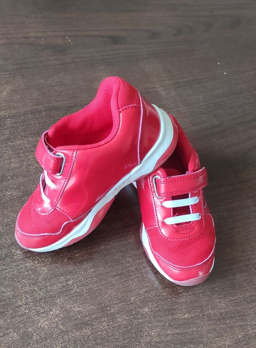Adidasi marime 28