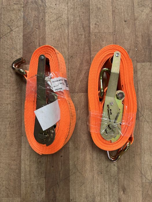 Цепь, талрепы, ремни стяжые.