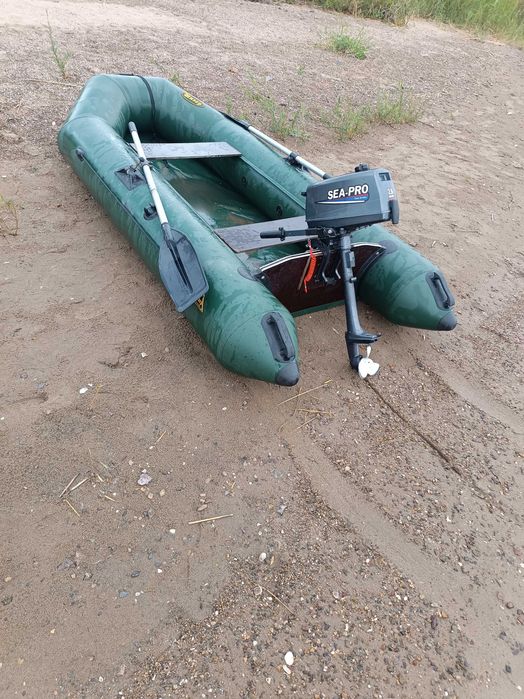 Продаются лодка с мотором