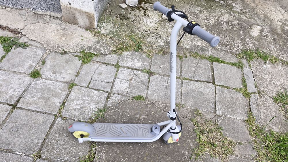 Детска електрическа тротинетка Ninebot eKickScooter