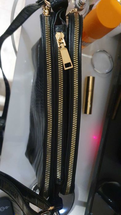 Елегантна дамска чанта за рамо нова