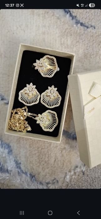 Har xil turdagi bijuteriyalar