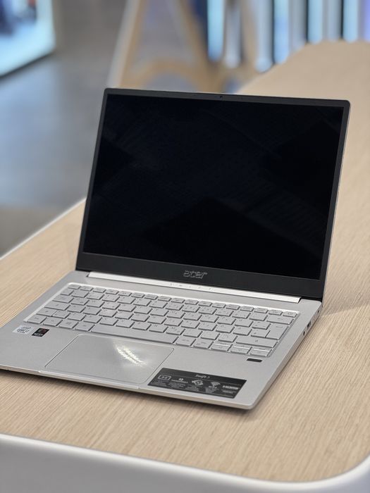 Ultrabook Acer Swift3 i7 10th 2k display carcasa aluminiu