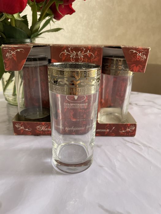 Фужеры, стаканы, бокалы