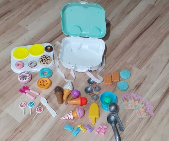 Set de joaca copii/ghiozdanel cu dulciuri(multe accesorii)