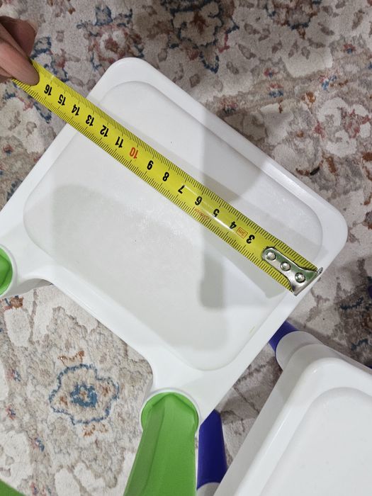 Продам столик и 4 стула для кукол