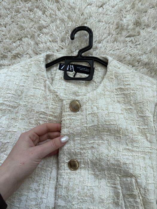 Zara яке букле