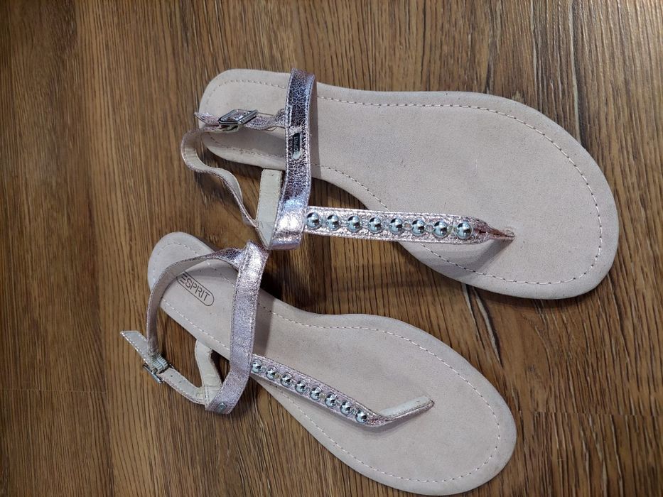 Sandale cu talpa joasa