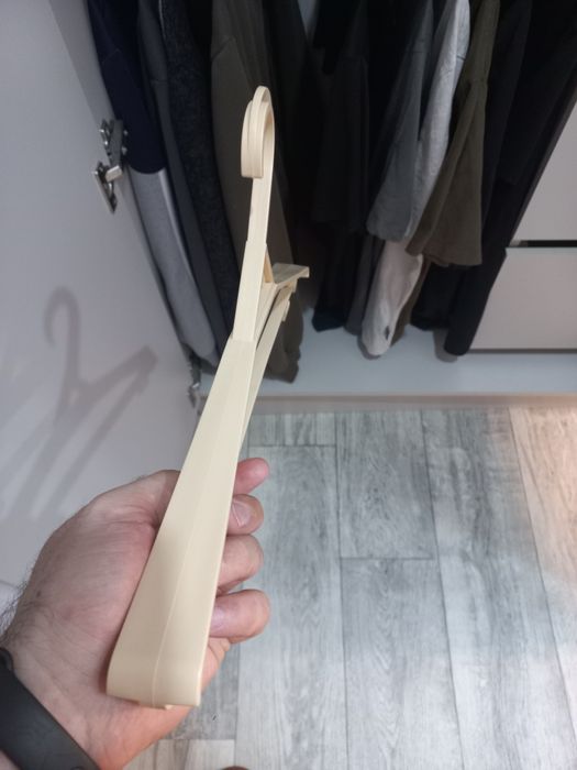 Продам вешалки для одежды