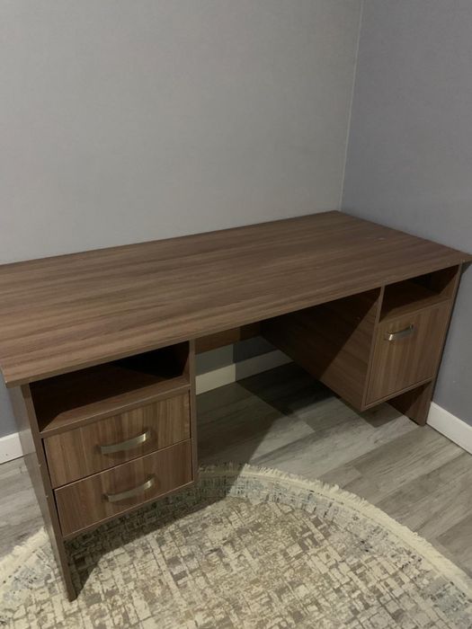 Стол письменный (Срочно)