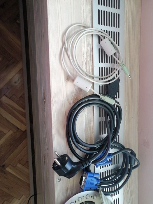 Монитор Xerox модел xm3-19w, клавиатура и мишка