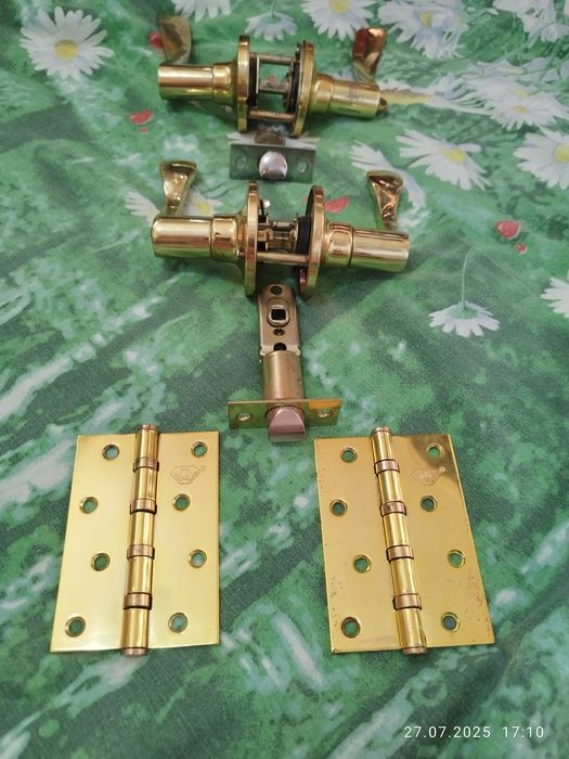 Замок дверной навесы 2 штуки!!!