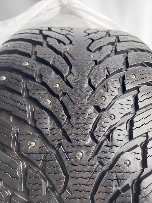 Шины Nokian 315/40/21