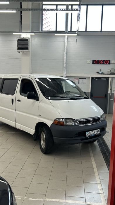 Toyota Hiace 2003