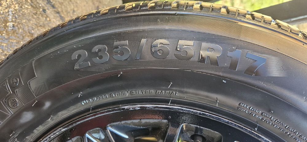 Джанти с гуми 235 / 65 r17