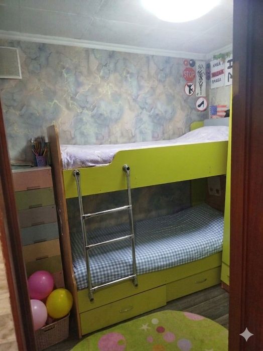 Продам квартиру в Пришахтинске