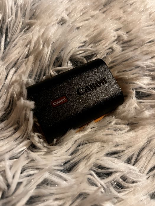 Продавам батерия Canon LP-E6NH