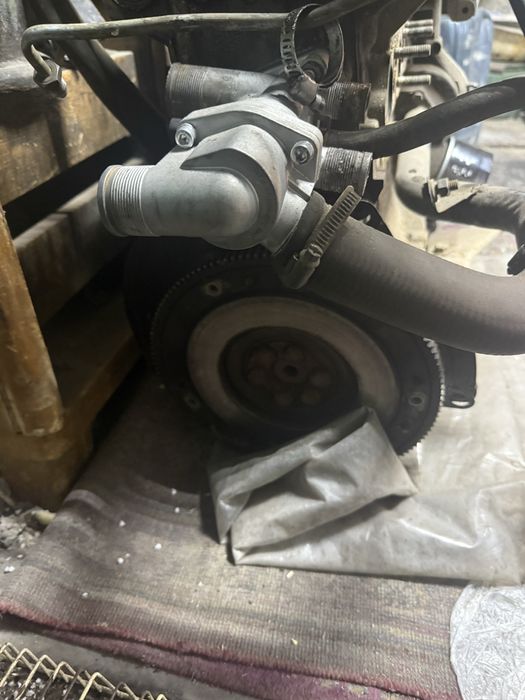 Продам двигатель шестнадцатиклапанный от приоры