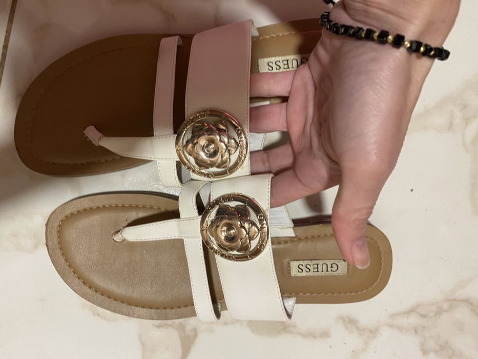 Дамски чехли Guess