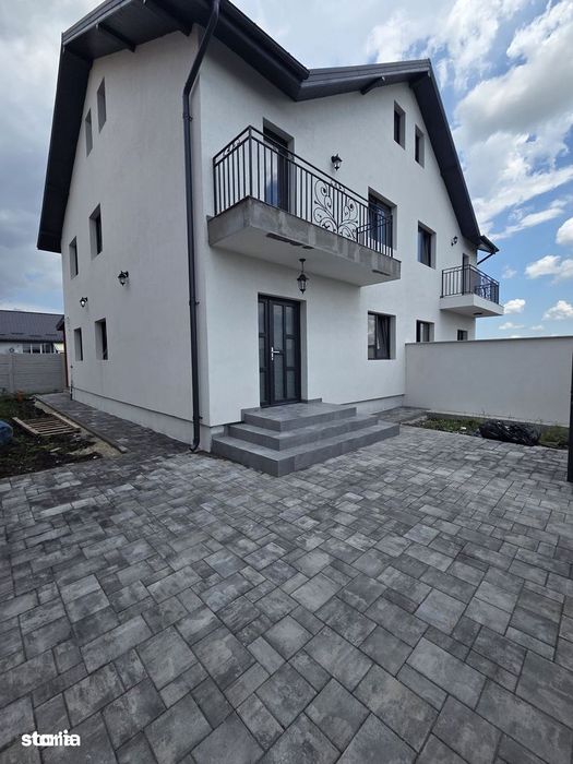 Vila duplex, curte separata Bragadiru Strada Crisul Repede