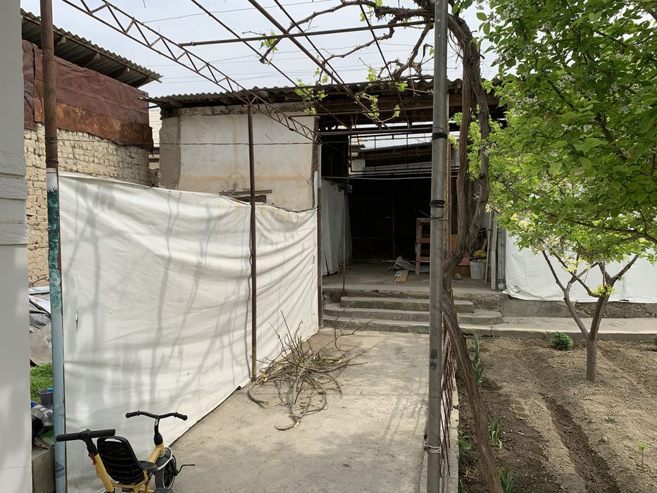 Ховли уй сотилади