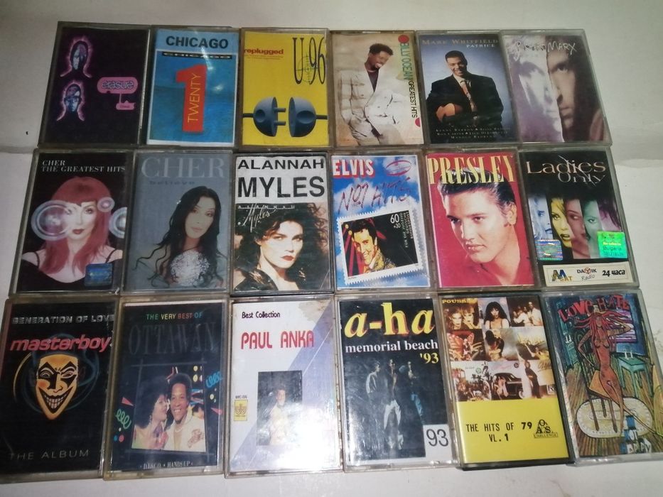 Аудио касети с различни изпълнители