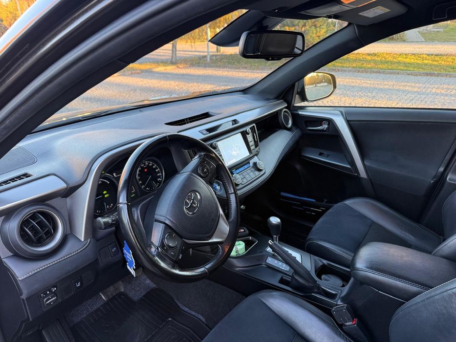 Toyota Rav4 hybrid 4x4 2016