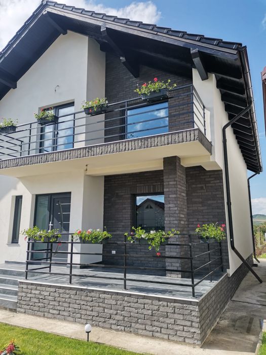 Capace stalpi coame beton gard caramida aparenta boltari dale