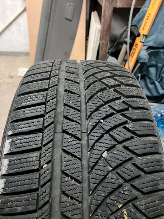 4 броя зимни гуми KUMHO 235/40/19