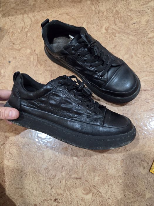 Продам классическую обувь для мальчика