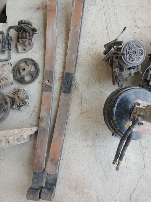 Isuzu zapchastlari sotiladi