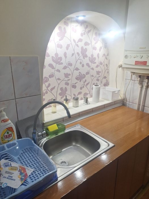 Închiriez apartament cu 3 camere,etajul 3,micro3