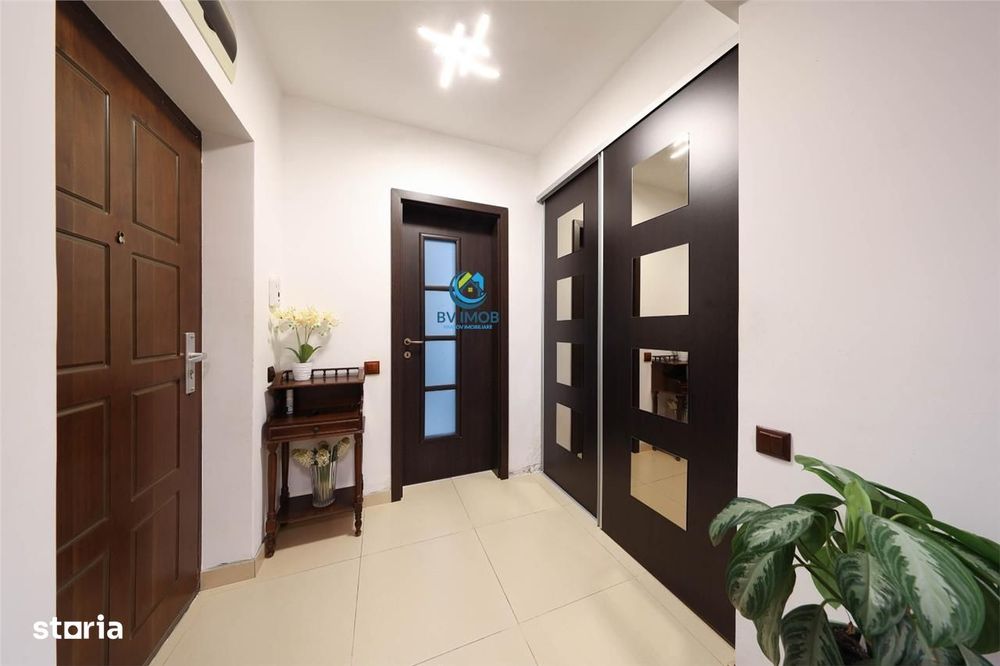 Vanzare apartament 3 camere Ghimbav,, bloc 2010, parcare subterana