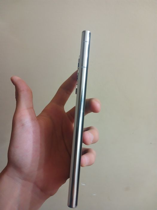 Samsung s22 ultra sotiladi