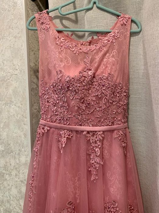 Платье вечернее