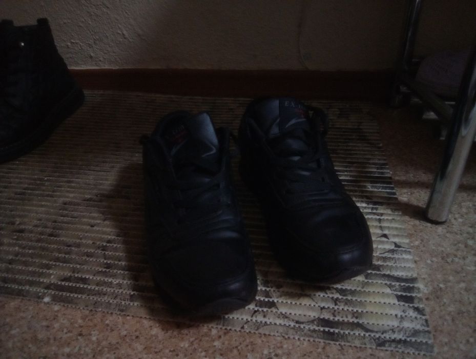 Продам кроссовки на мальчика