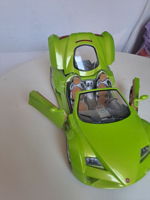 Vand macheta burago 1/18