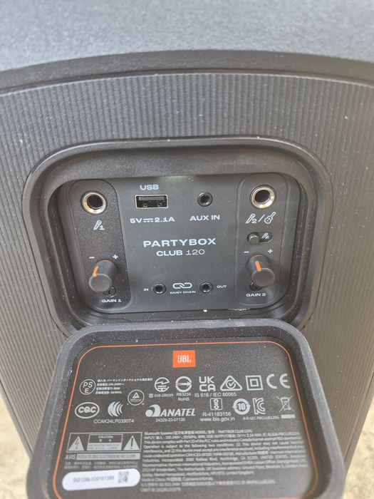 Vând boxa jbl folosita foarte puțin