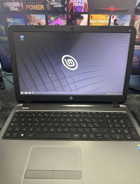 Hp 250 g3 merge foarte bine, system de operare linux