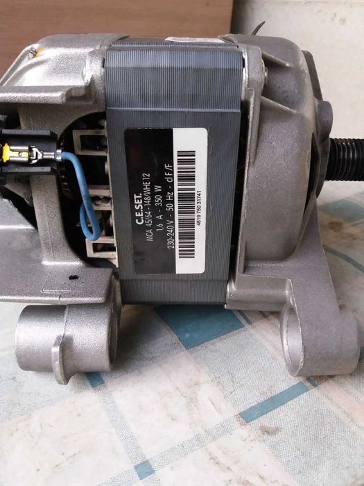 Продавам електромотор от пералня Whirlpool - Шесто чувство