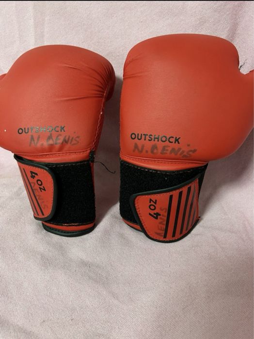 Manusi 4 Oz Outshock