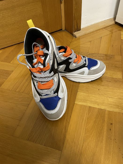 VAND URGENT Adidasi Hypewear