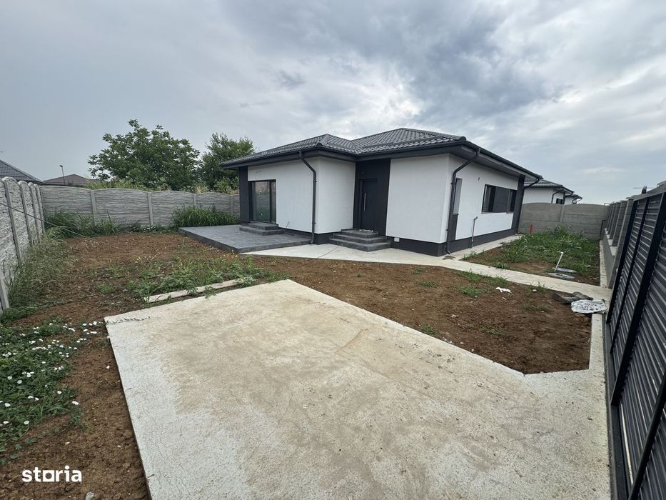 Casa cu 4 camere, curte de 400 mp, nouă în Clinceni