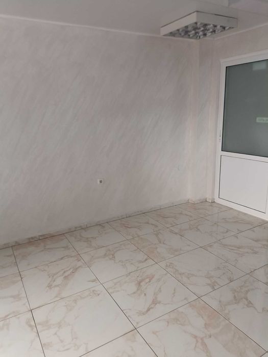 Дава се под наем Магазин в Разград, Освобождение - 105 кв.м за 1020 € - Снимка #1