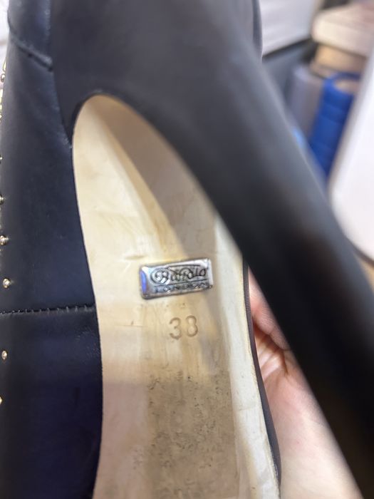 Обувки на висок ток Buffalo