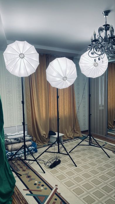 Студийное оборудование для сьемок + стоитка подставка + полотна