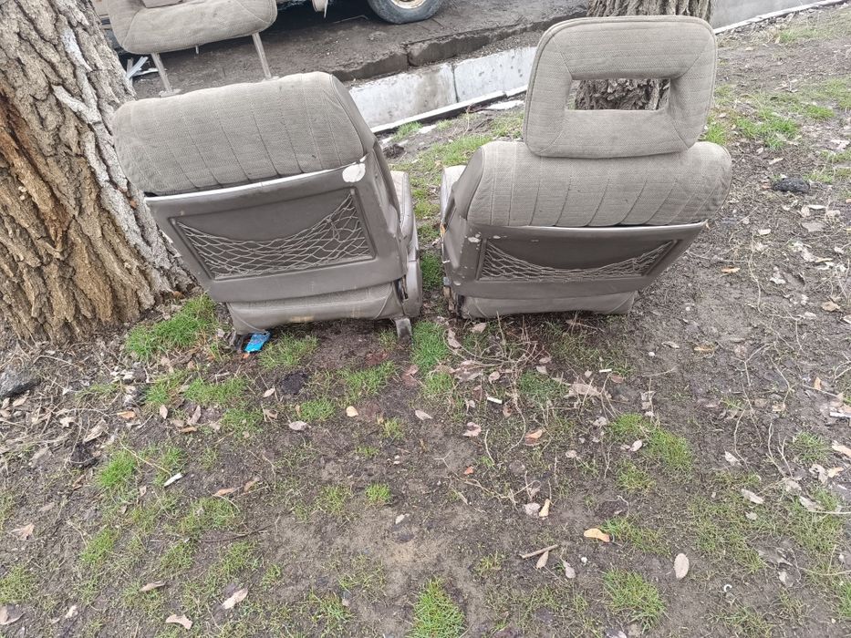 Продам передние сиденья