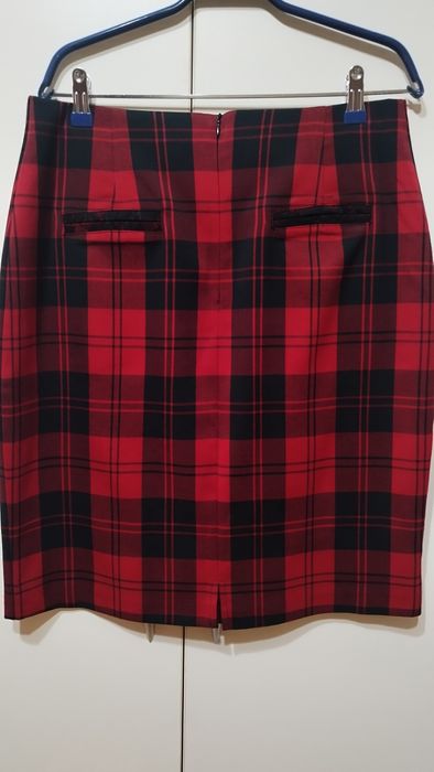 Италианска пола -червено и черно каре