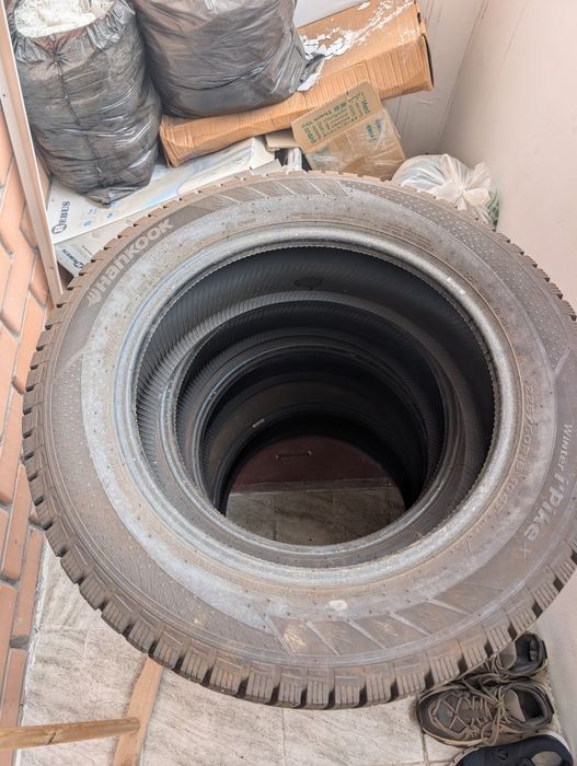 Продам зимние шины Hankook