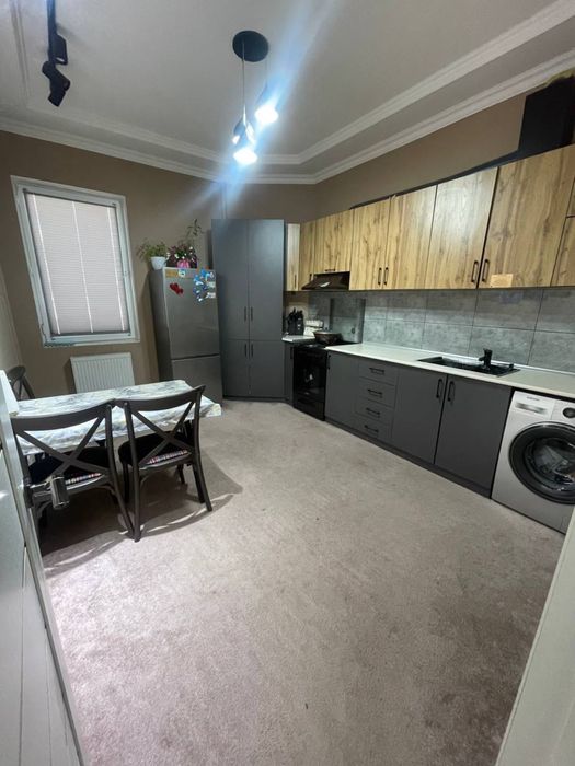 Шаҳар хокимияти орқасида 4 хонали квартира сотилади